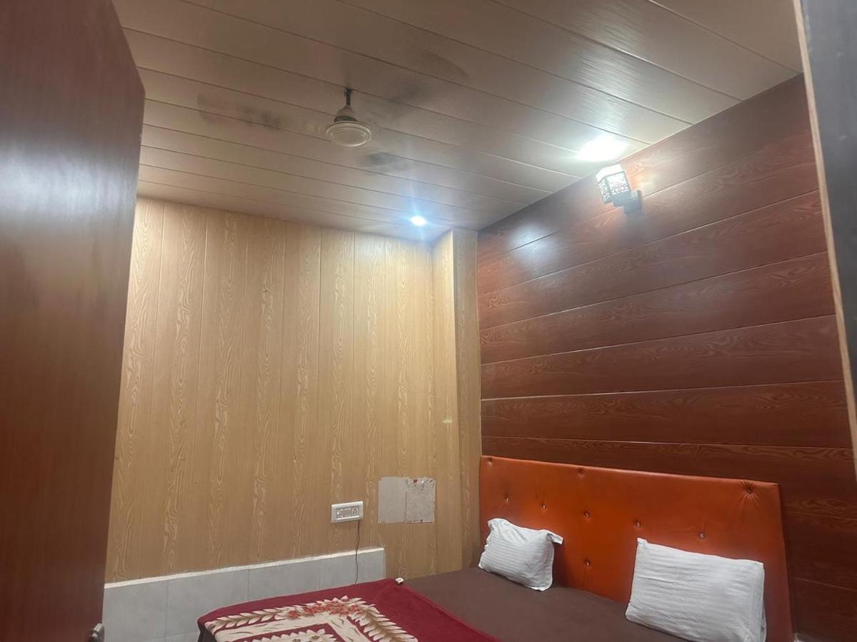 Hotel Yamnotri Dham Vrindāvan Exteriér fotografie