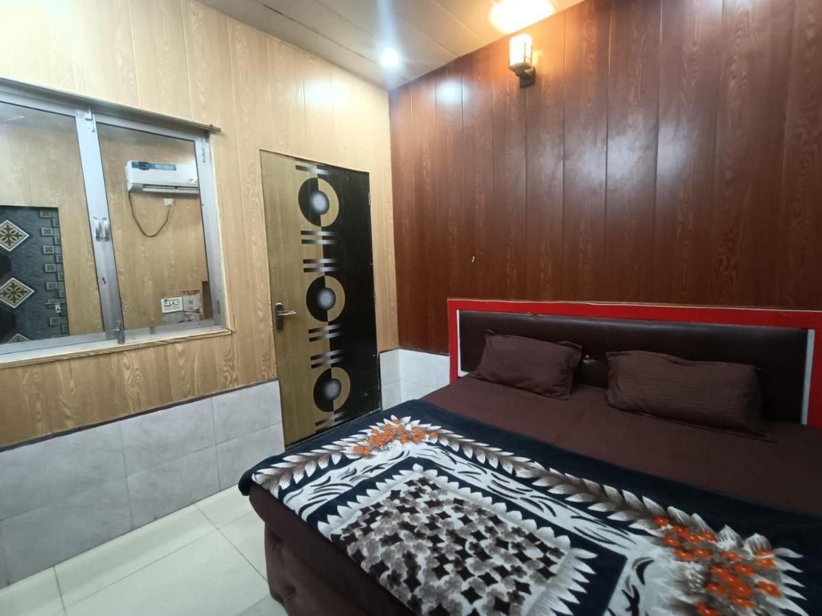 Hotel Yamnotri Dham Vrindāvan Exteriér fotografie