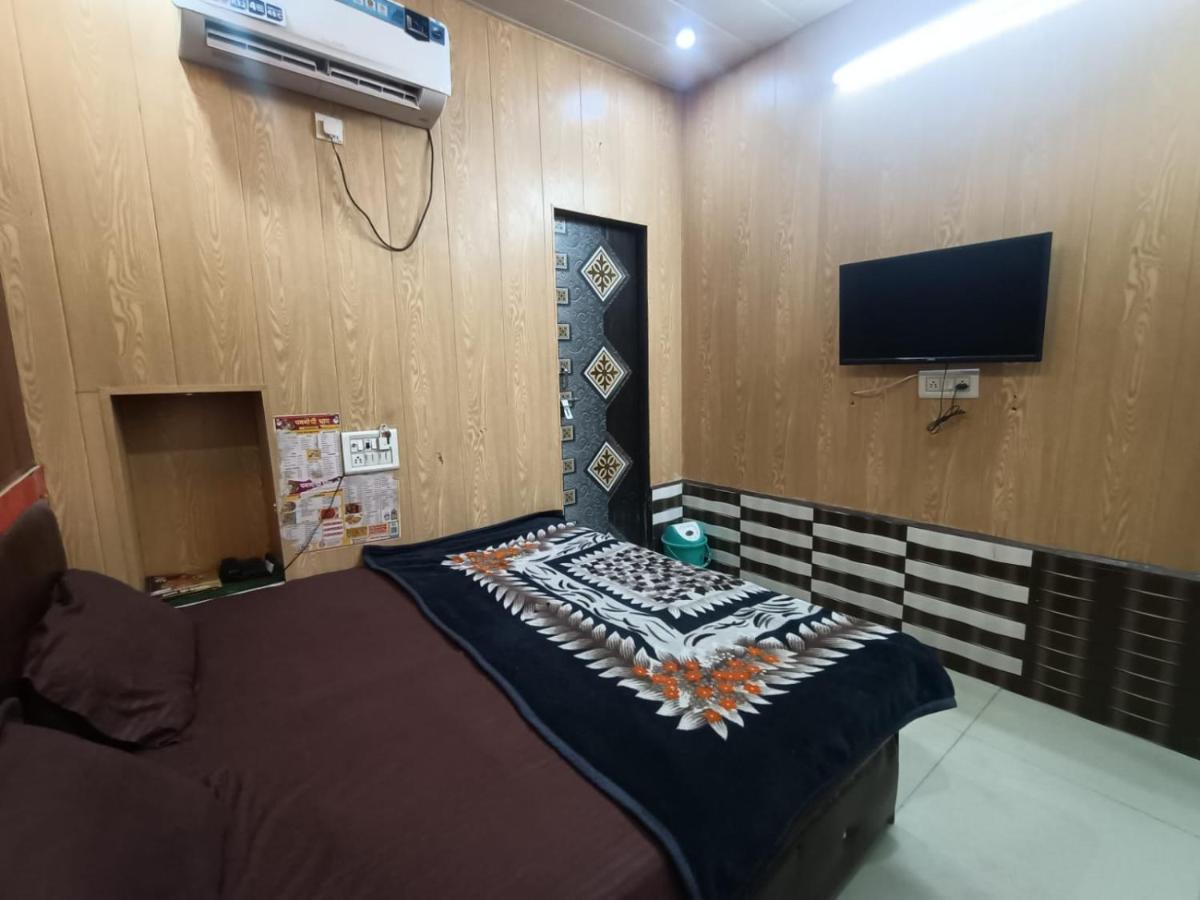 Hotel Yamnotri Dham Vrindāvan Exteriér fotografie