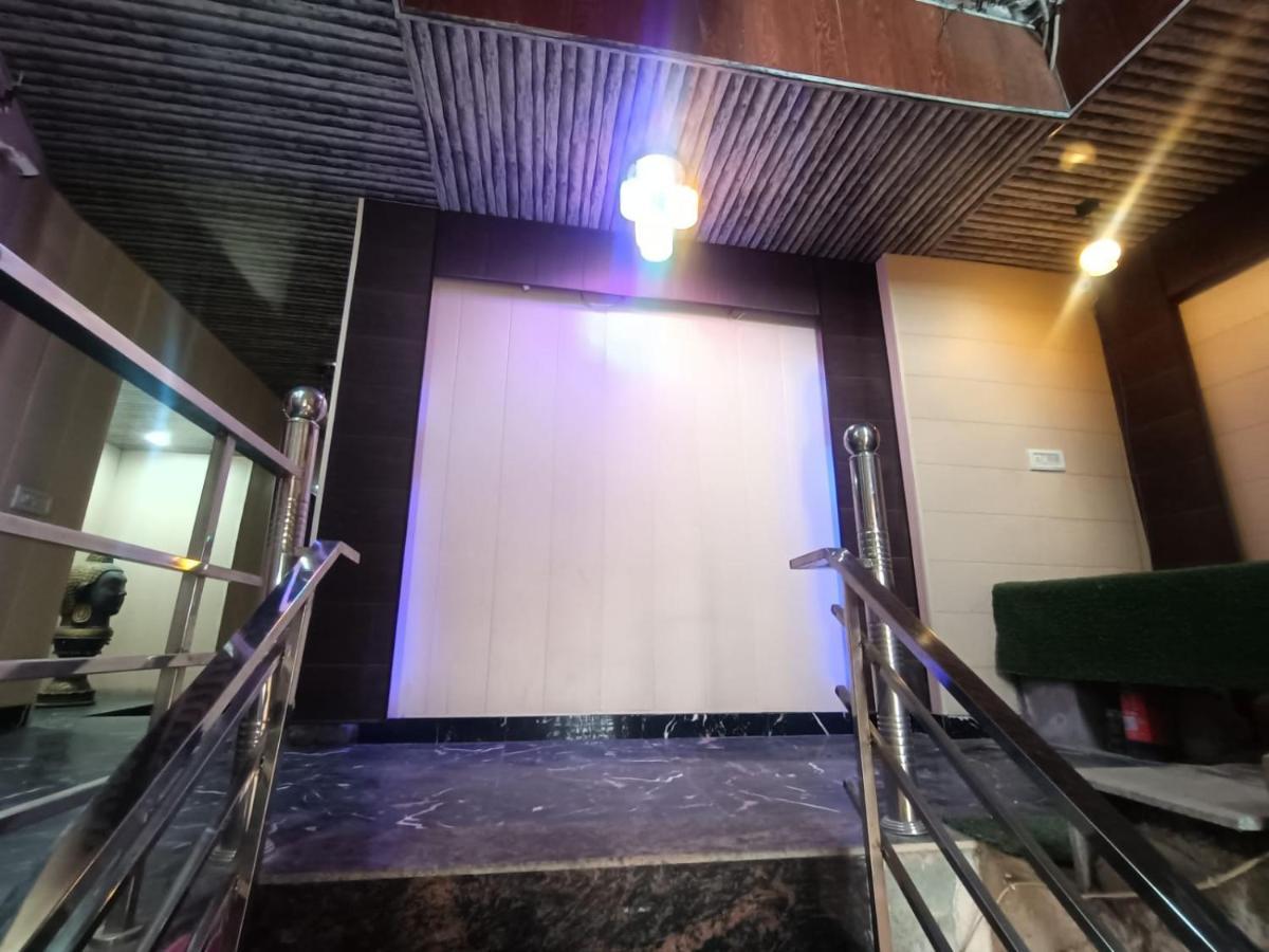 Hotel Yamnotri Dham Vrindāvan Exteriér fotografie