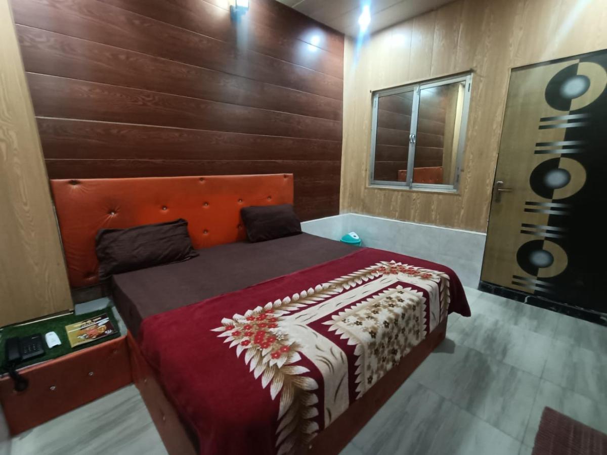 Hotel Yamnotri Dham Vrindāvan Exteriér fotografie
