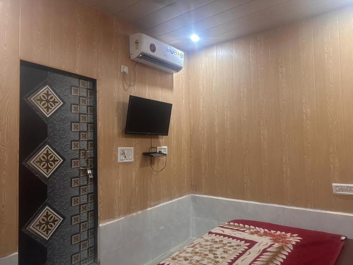 Hotel Yamnotri Dham Vrindāvan Exteriér fotografie