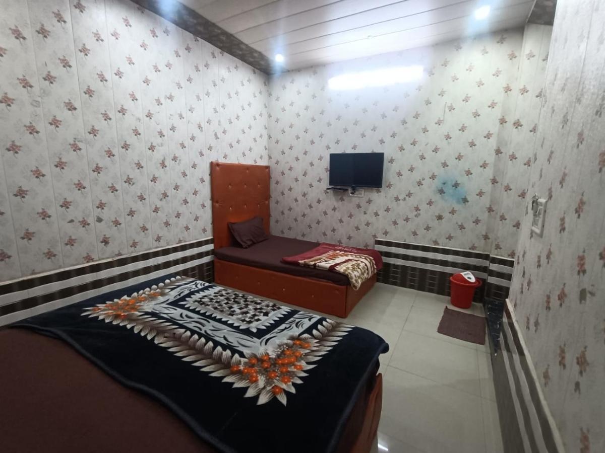 Hotel Yamnotri Dham Vrindāvan Exteriér fotografie