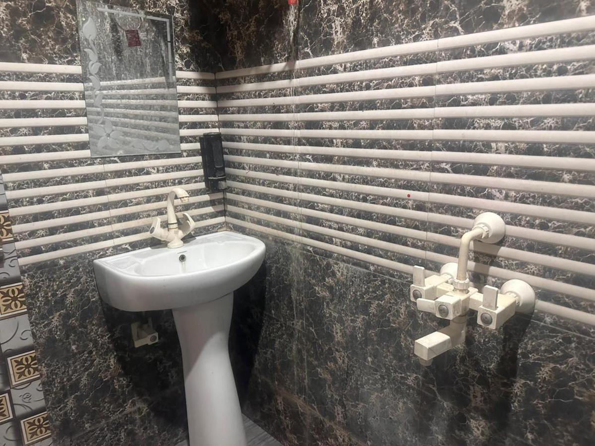 Hotel Yamnotri Dham Vrindāvan Exteriér fotografie