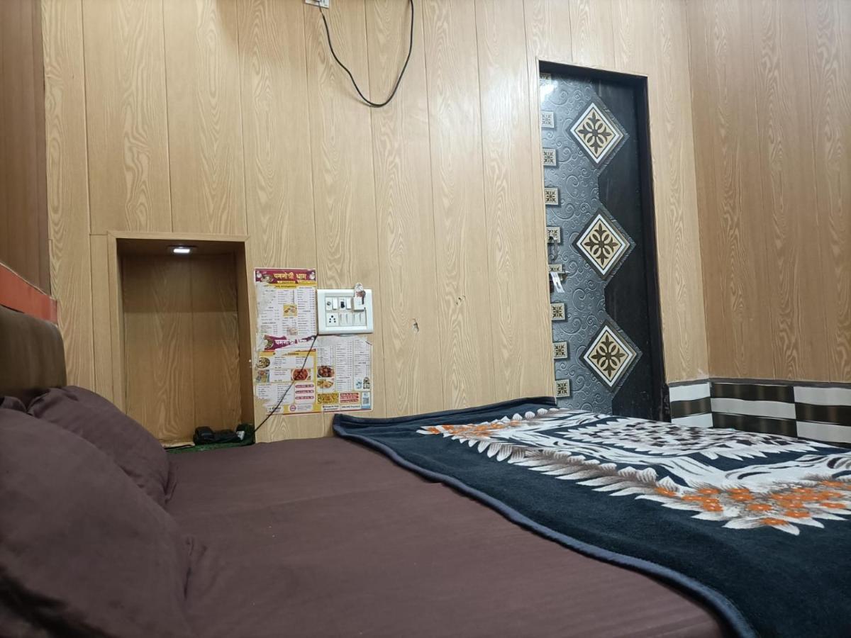 Hotel Yamnotri Dham Vrindāvan Exteriér fotografie