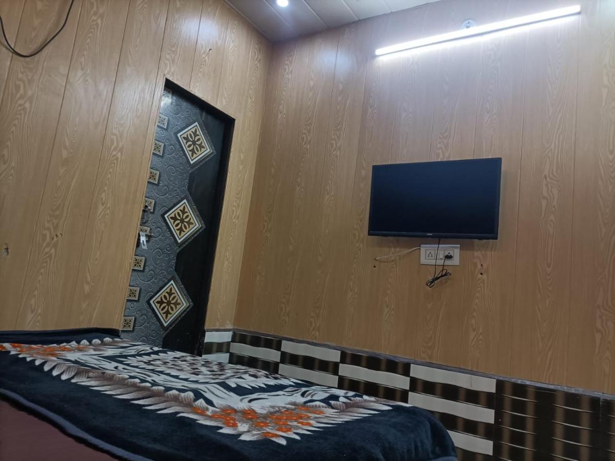 Hotel Yamnotri Dham Vrindāvan Exteriér fotografie