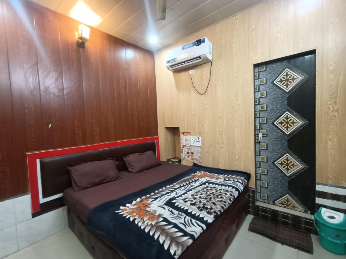 Hotel Yamnotri Dham Vrindāvan Exteriér fotografie
