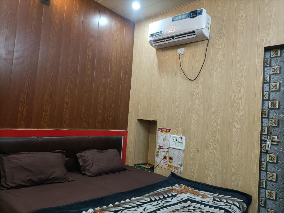 Hotel Yamnotri Dham Vrindāvan Exteriér fotografie