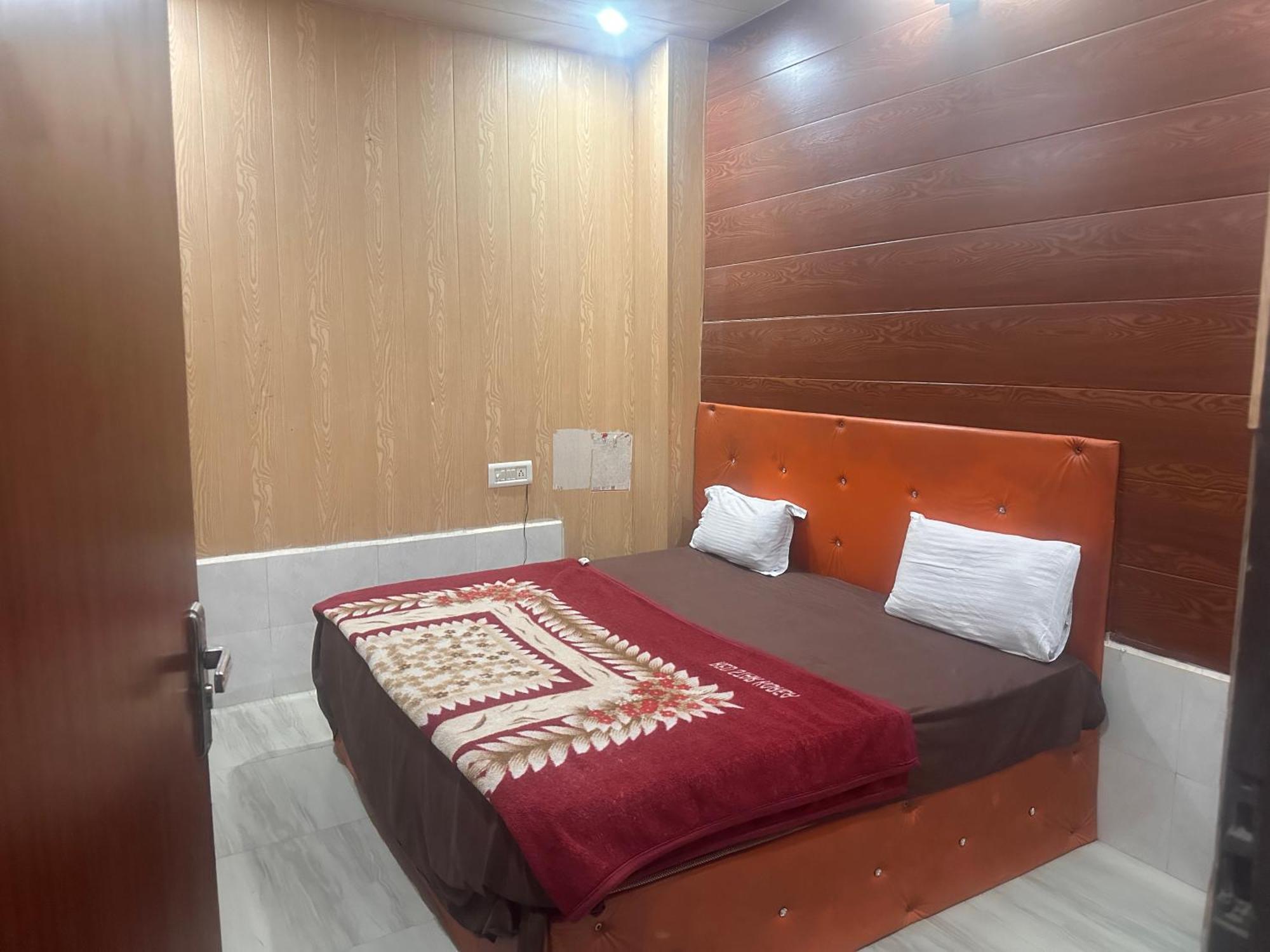 Hotel Yamnotri Dham Vrindāvan Exteriér fotografie